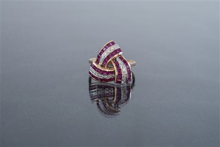 [Nessun Autore] Anello oro giallo 14 kt gr 4.35 con diamante 0.20 e rubini...