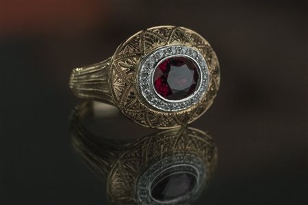 [Nessun Autore] Anello in oro rosa con rubino di cts 1.75 e brillanti. . -. .