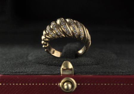CARTIER Anello in oro giallo 18 kt gr 6.70 diamanti cts 0.70. -. .