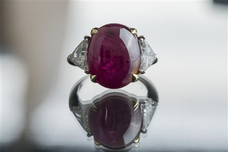 [Nessun Autore] Anello in oro giallo e platino gr 9.90 con rubino cabochon...