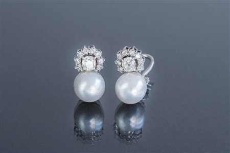 Orecchini perle e diamanti. . Perle e diamanti. .