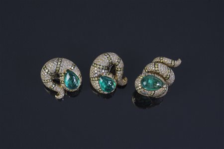 [Nessun Autore] Parure in oro giallo gr 85 con 3 smeraldi cabouchon a goccia...