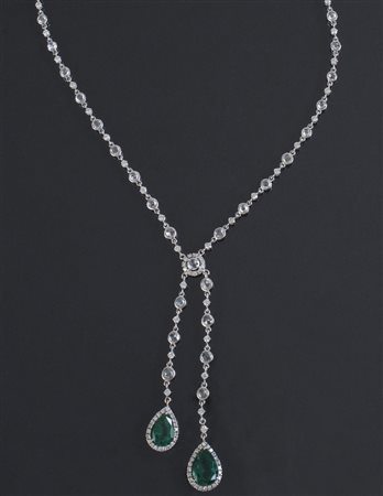 [Nessun Autore] Collana in oro bianco gr 21.10 con due smeraldi pear shape...