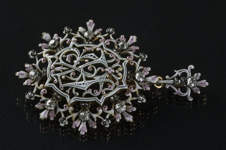 [Nessun Autore] Ciondolo spilla di fabbricazione francese in oro gr 22.87 e...