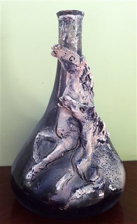 Umberto Ghersi "Vaso con cavalli in rilievo" - 1978 - Terracotta e smalti -...