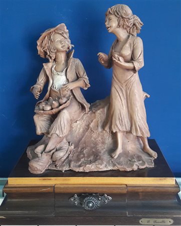 Guglielmo Gusella "Coppia d'innamorati" - Terracotta - cm 30x28 (esclusa base...