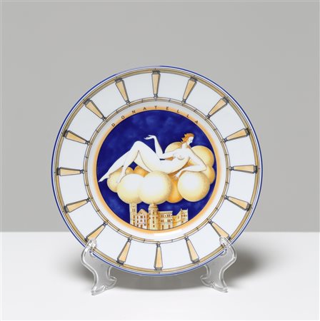PONTI GIO' (1891 - 1979) Piatto in maiolica decorata, donna su nuvole, per...
