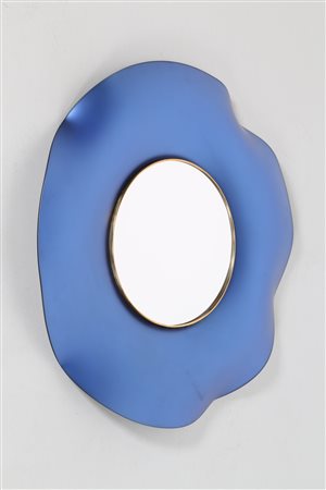 GHIRO Specchio da parete in vetro con profilo in ottone, mod. Ondulate, 2015...