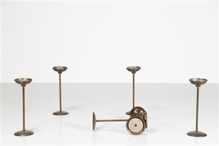 MANIFATTURA ITALIANA Sei posacenere in ottone e vetro, anni 50. -. Cm 19,00 x...