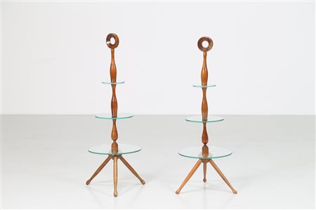 MANIFATTURA ITALIANA Coppia di tavolini servomuto in faggio con piani in...