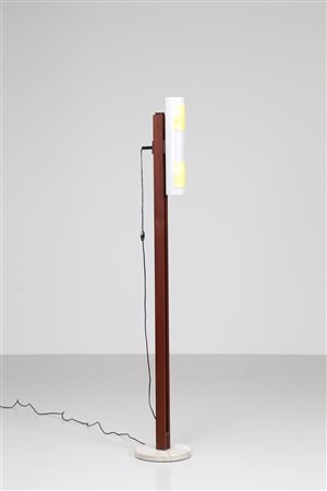 REGGIANI Attrib. Lampada da terra in teak, plexiglass e base in marmo, anni...