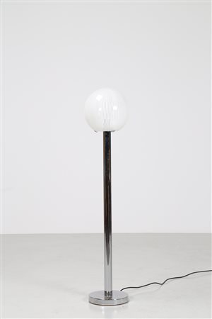 DIAZ DE SANTILLANA LUDOVICO (1931 - 1989) Lampada da terra in metallo cromato...