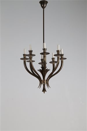 GIO PONTI - EMLIO LANCIA Lampadario in ottone e metallo laccato a otto lumi,...