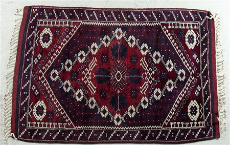 Tappeto turco cm. 96x140.