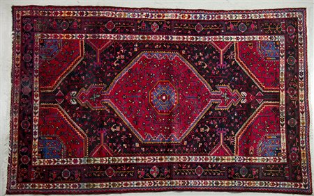 Tappeto cm. 142x214.