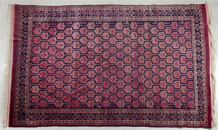 Tappeto cm. 205x303.