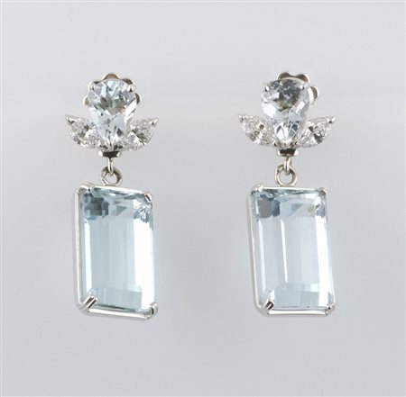 Orechini in oro bianco a doppio corpo con acquemarine e diamanti taglio...