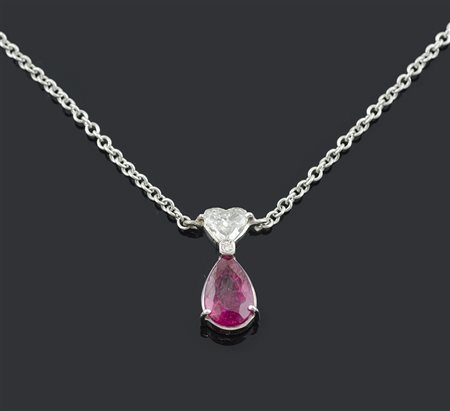 Catena in oro bianco con pendente formato da 1 diamante taglio a cuore per ct...