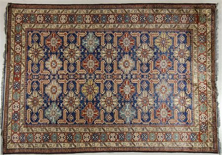 Tappeto cm. 203x253.