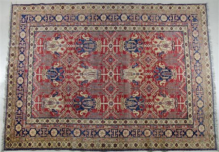 Tappeto cm. 230x293.