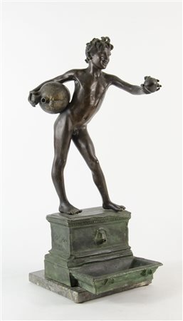 Scultura in bronzo a patina scura raffigurante acquaiolo, base in marmo. H....