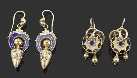 Lotto composto da 2 paia di orecchini dell'800 , uno a monachella in oro...