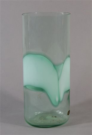 Vaso in vetro cilindrico decorato con fascia ondulata verde. Firma ed...