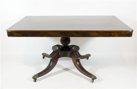 Tavolo rettangolare inglese in legno su gamba ripartita a 4 piedi scolpiti....