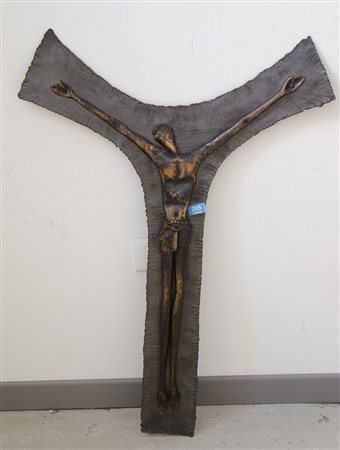 Grande crocifisso in ferro lavorato. Anni '60. H. cm. 92.