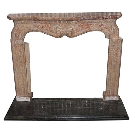 Caminetto in marmo rosa composto da 5 elementi. cm. tot 95x110.