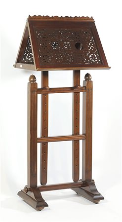 Gustavo Pulitzer Trieste, 1887-1967 Leggio in legno regolabile in altezza....