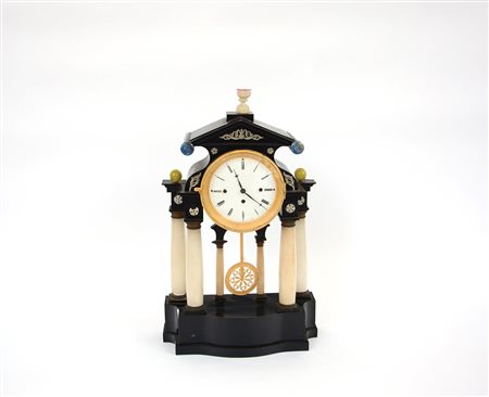 ANONIMO, VIENNA Pendola da tavolo in legno ebanizzato e alabastro Epoca prima...