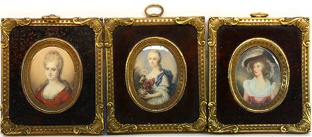 Gruppo di tre miniature ovali su avoriolina (cm 8,6x6,5) raffiguranti...