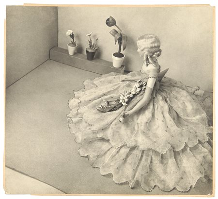 ITALO BERTOGLIO (1871-1963) La poupée 1930 circa stampa gelatino bromuro...