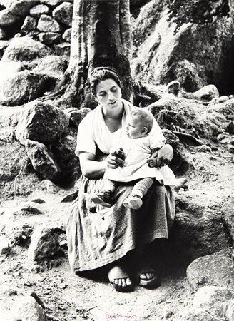 PEPI MERISIO (1931-) Ritratto di donna con bimbo anni '70 stampa alla...