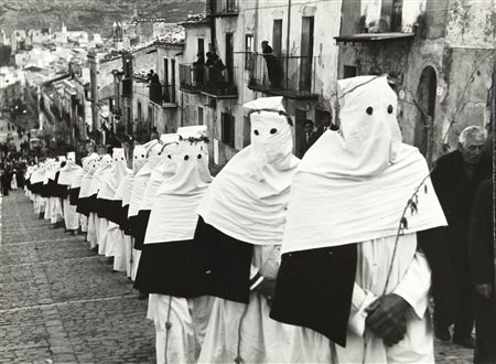 FERDINANDO SCIANNA (1943-) Collesano:Venerdì Santo - La "Cerca" (PA) 1963...