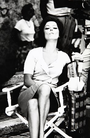 FRANCO PINNA (1925-1978) Virna Lisi anni '70 stampa alla gelatina sali...