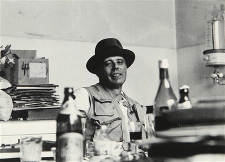 DAMY KEN (1949-) Joseph Beyus 1979 stampa alla gelatina d'argento vintage cm...