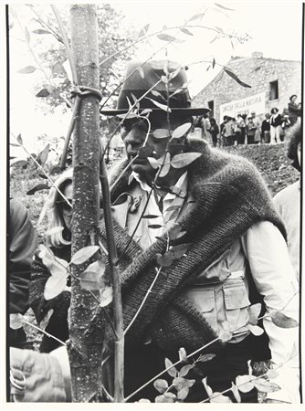 TURI RAPISARDA (-) Foto di performance di J. Beuys al museo Muspac 1984...