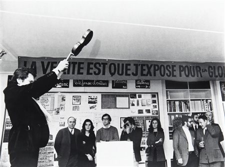 ENRICO CATTANEO (1933-) Ben Vautier - performance nello studio Sant'Andrea -...