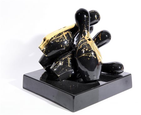 GIORGIO LAVERI (1950-) Strike 2006 ceramica dipinta con intervento al terzo...