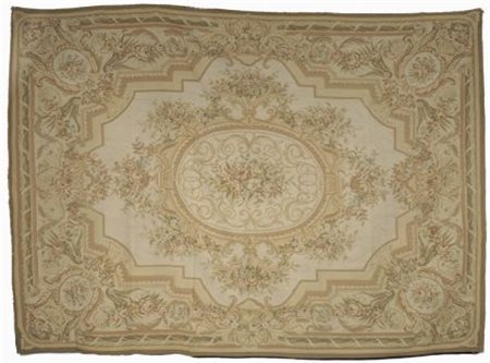 Tappeto Aubusson su fondo cremisi, con cornici floreali, cm. 362x251.