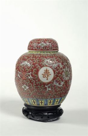 Piccola cache pot in porcellana policroma, Cina, XX sec.