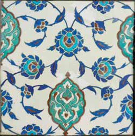 Piastrella, Iznik (Turchia), 1575–1600, dipinta in blu, turchese, verde e...