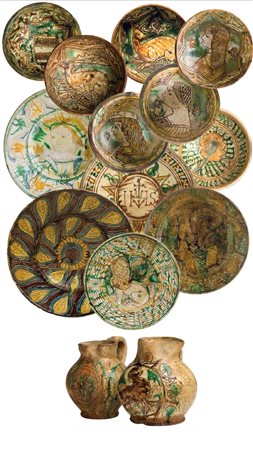 Quattro piatti in terracotta ingobbiata, graffita, dipinta e invetriata,...