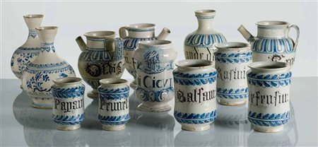 Tre orcioli ed una bottiglia in maiolica Bassano, fine XVII/inizio XVIII...