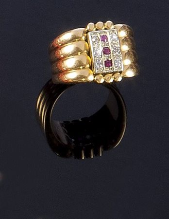 ANELLO Anello in oro giallo, a fascia, Art Decò, con elemento centrale in oro...