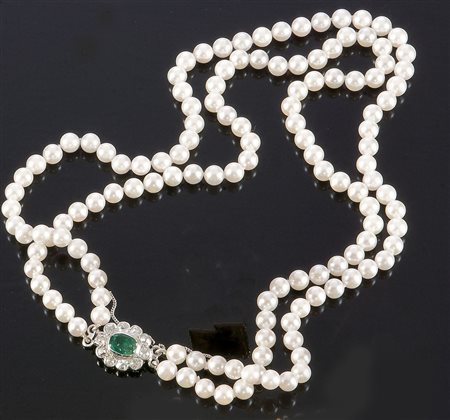 COLLANA DI PERLE Collana composta da due fili di perle dal diam. di mm 6,0 a...