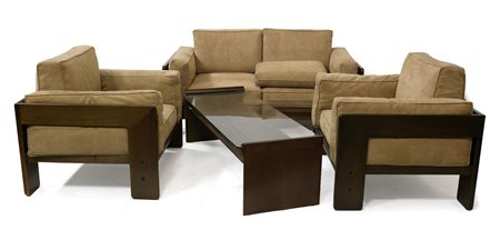 SALOTTO Salotto composto da: Afra e Tobia Scarpa Bastiano Due poltrone e un...