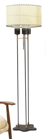 LAMPADA Lampada da terra a tre luci con base in fusione metallica e steli...